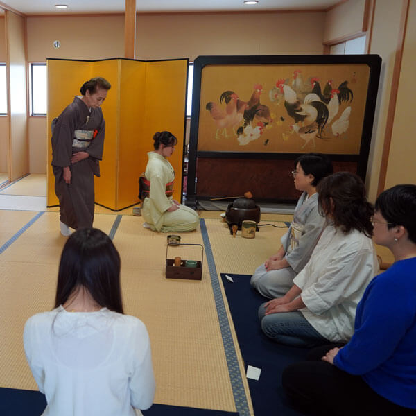 2026年4月26日、立木神社にて千紀園の宇治抹茶「喜寿」を使用したお茶会「藤まつり 春のお茶会」が開催されました