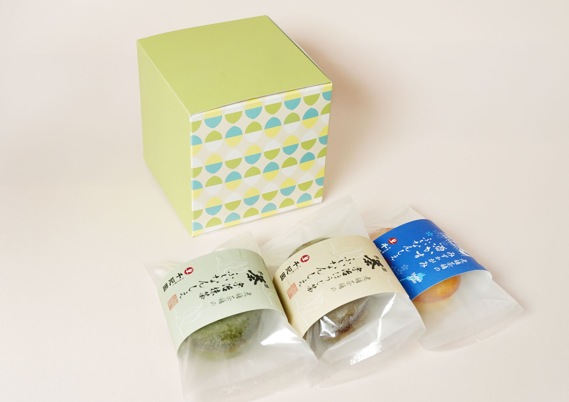 老舗茶舗のふぃなんしぇ3種　かわいいパッケージのキューブBOX入り